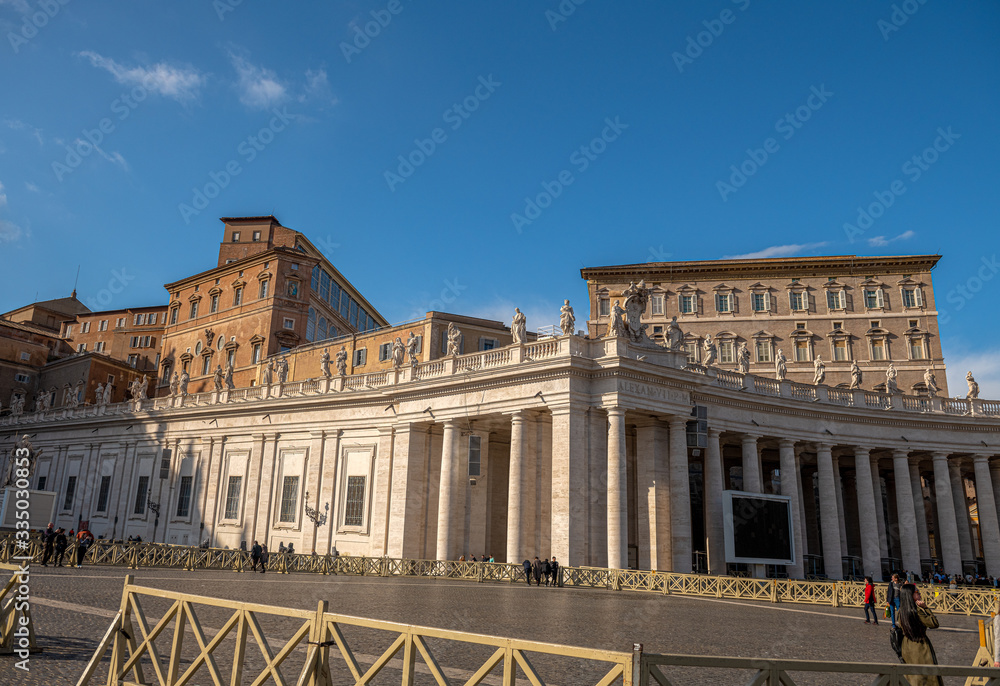 Plac Świętego Piotra i okno papieskie. Watykan, Włochy
