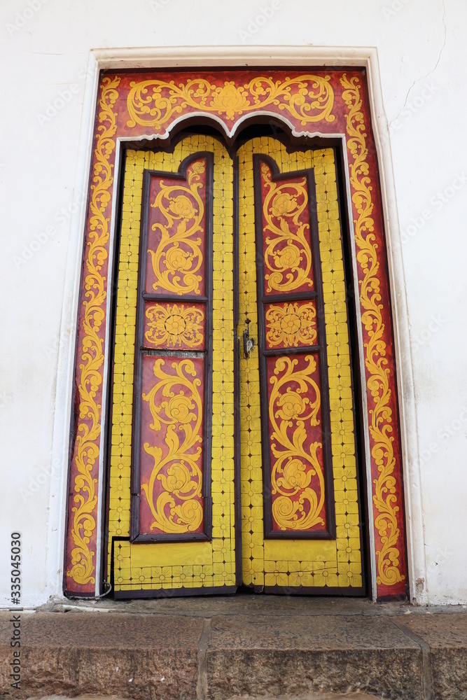 Porte Peinte colorée Dambulla Sri Lanka