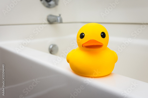 Fotobehang Yellow rubber duck bath toy