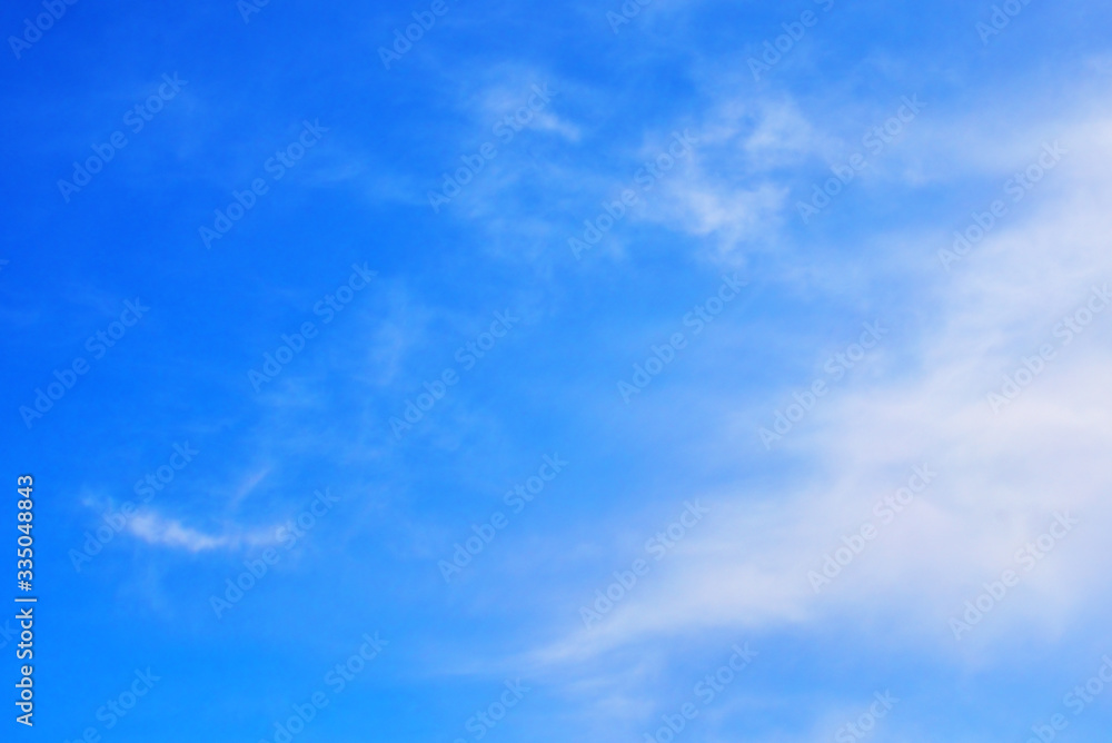 © 良輔 武尾 - 青空と筋雲 01