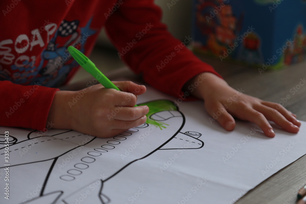Naklejka premium confinement télétravail enfant activité