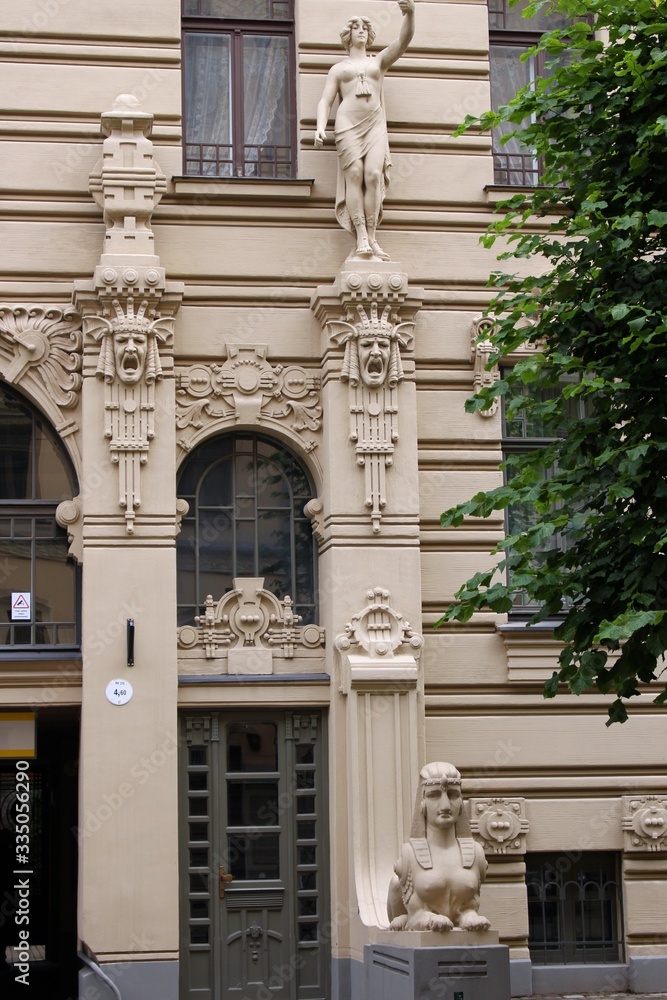 Obraz premium facade of an old building