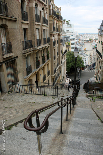 Paris - Montmartre - Rue Lamarck photo