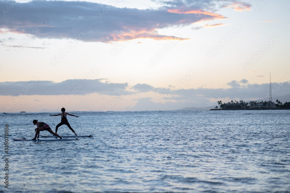 Naklejka premium Sunset over pacific ocean, honolulu, HI, September 11, 2018