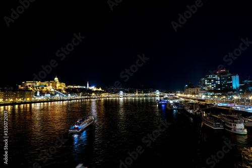 Budapest at night © Jovan