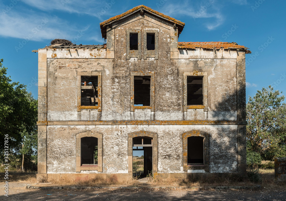 Fototapeta premium abandoned train station in lumbreras spain