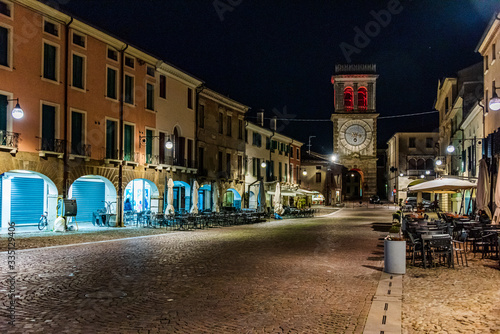 Street in the old town of Este by night © Fabio Lotti