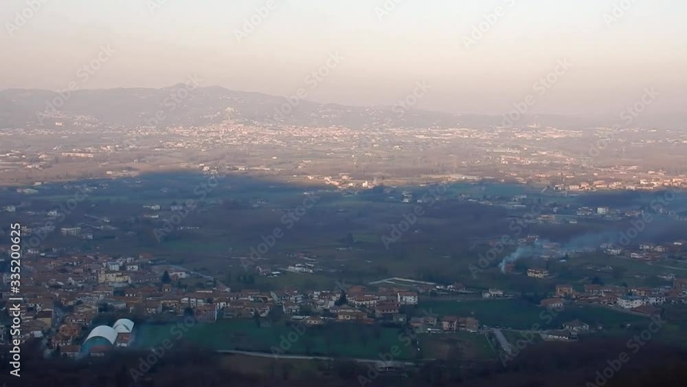 Panoramica della Valle Caudina da Rotondi Panoramica della Valle Caudina da Rotondi