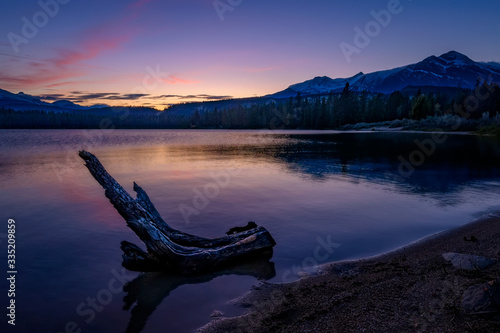 Anette Lake, Jasper Alberta Kanada travel destination photo