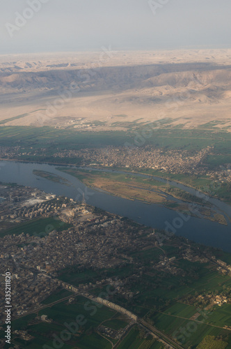 空から撮影したナイル川 © gohdafunk