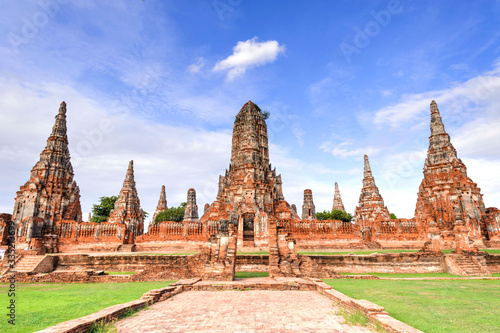 Ancient pagoda architecture Wat Chaiwatthanaram  in ayutthaya ,Thailand © Realfoto