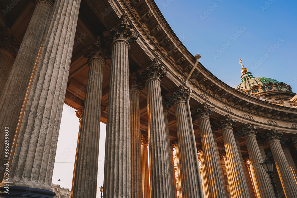 Fototapeta premium Columns of the Kazan Cathedral in the center of St. Petersburg, beautiful morning light, no people