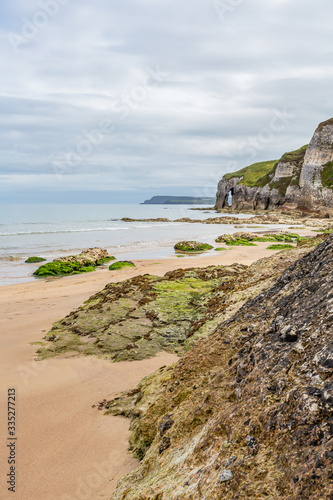  Landschaft rund um den Whiterocks Beach  – Country Antrim, Nordirland