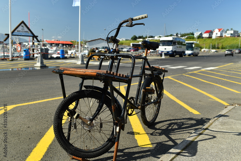 Obraz premium bicycle on the road