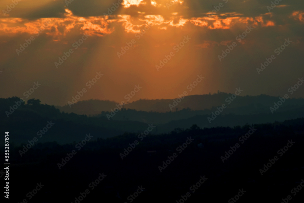 Obraz premium Beautiful sky sunset veiw at landscape for background