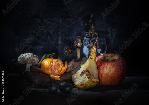 Fotografie still Life  dark food rotten  Fruits