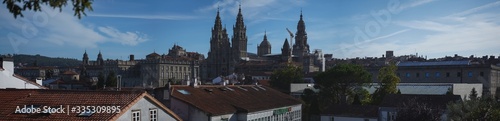 Fényképezés Panoramic shot of the Santiago de Compostela in the distance in Spain