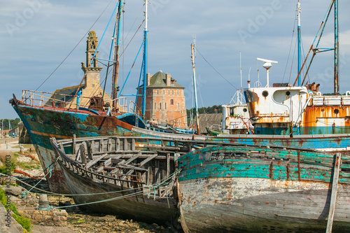 rotten fishing vessels on t...