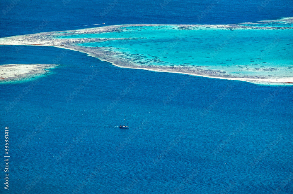 Obraz premium spectacular view over the barrier Reef between the Islands of Raiatea and Tahaa, Society Island, French Polynesia, South pacific Islands