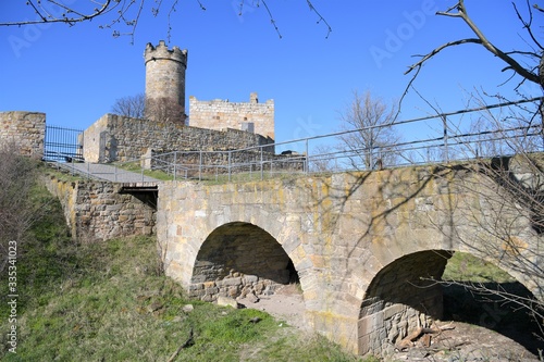 Die Mühlburg , eine mittelalterliche Burgruine und zu den Drei Gleichen gehörend - Die drei Burgen prägen das Landschaftsbild an der A 4 zwischen Gotha und Arnstadt.  photo