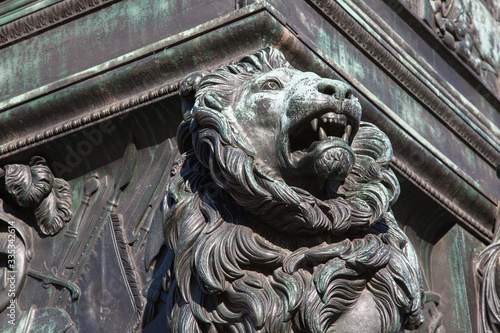 Der Bayerische Löwe vor der Residenz in München - Wappentier des Freistaats Bayern und Symbol für Macht, Stärke, Klugheit, Gerechtigkeit