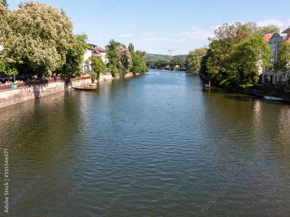Fototapeta premium Frühling in der Universitätsstadt Tübingen am Neckar