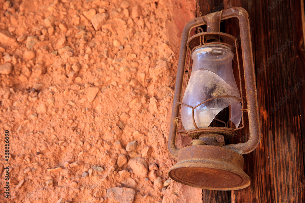 Φωτογραφία Calico, California / USA - August 23, 2015: An old oil lamp in Calico Ghost Town