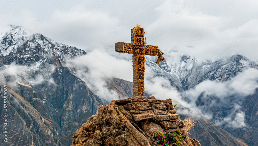 Φωτογραφία Panoramic photograph of the Cross of the Condor, the famous place in the Colca Canyon for bird watching and spot the Andean Condor, Arequipa region, Peru