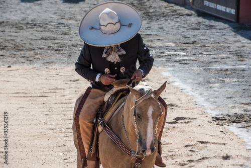 Montando a caballo