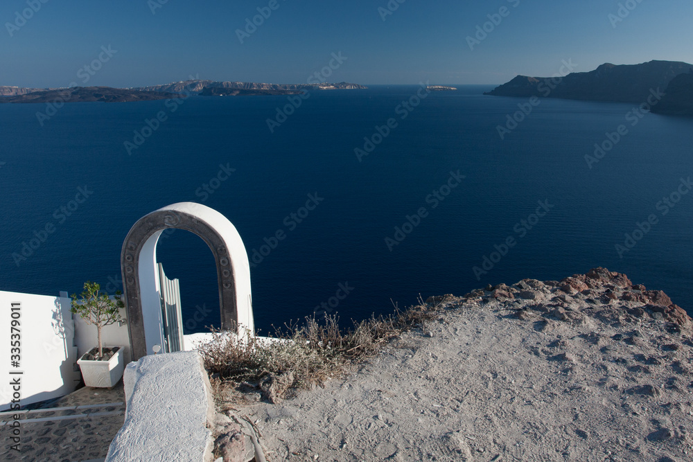 Fototapeta premium white houses and churches, Santorini, Greece