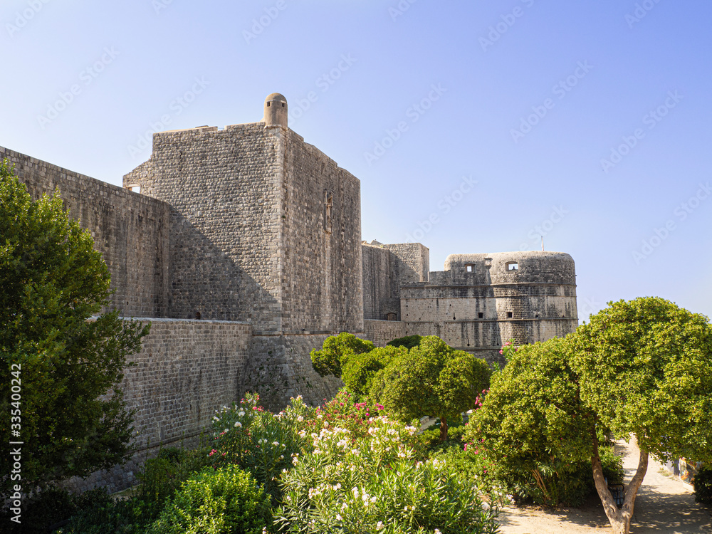 Vistas de la fortificación de Dubrovnik, en Croacia, verano de 2019