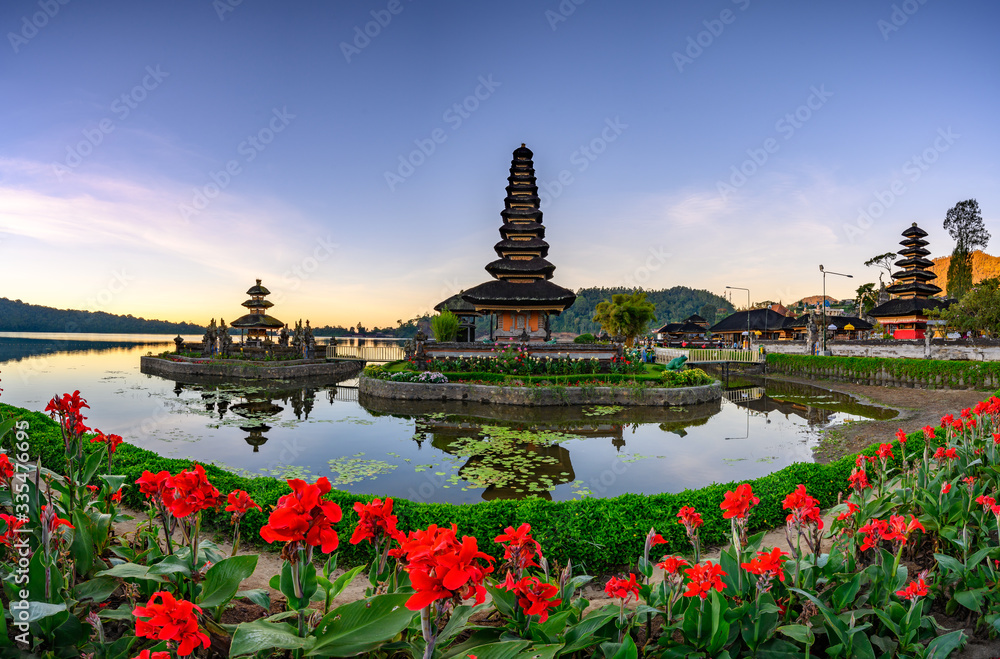 Early Morning at Ulun Danu Beratan Temple Early Morning at Ulun Danu Beratan Temple