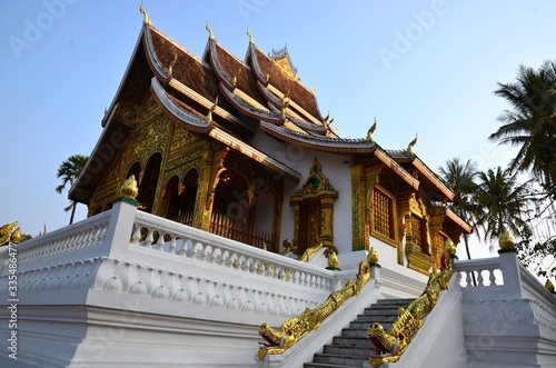 Wallpaper Mural Wunderschönes Kloster-Gebäude in Luang Prabang, Laos Torontodigital.ca