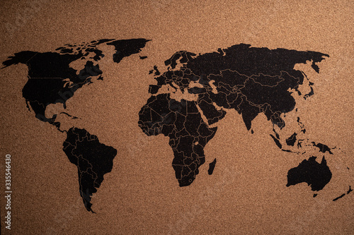 Zdjęcie mapy świata wydrukowanej na korku