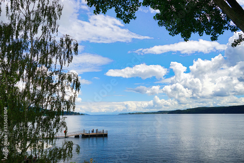 Perfekter Himmel am See