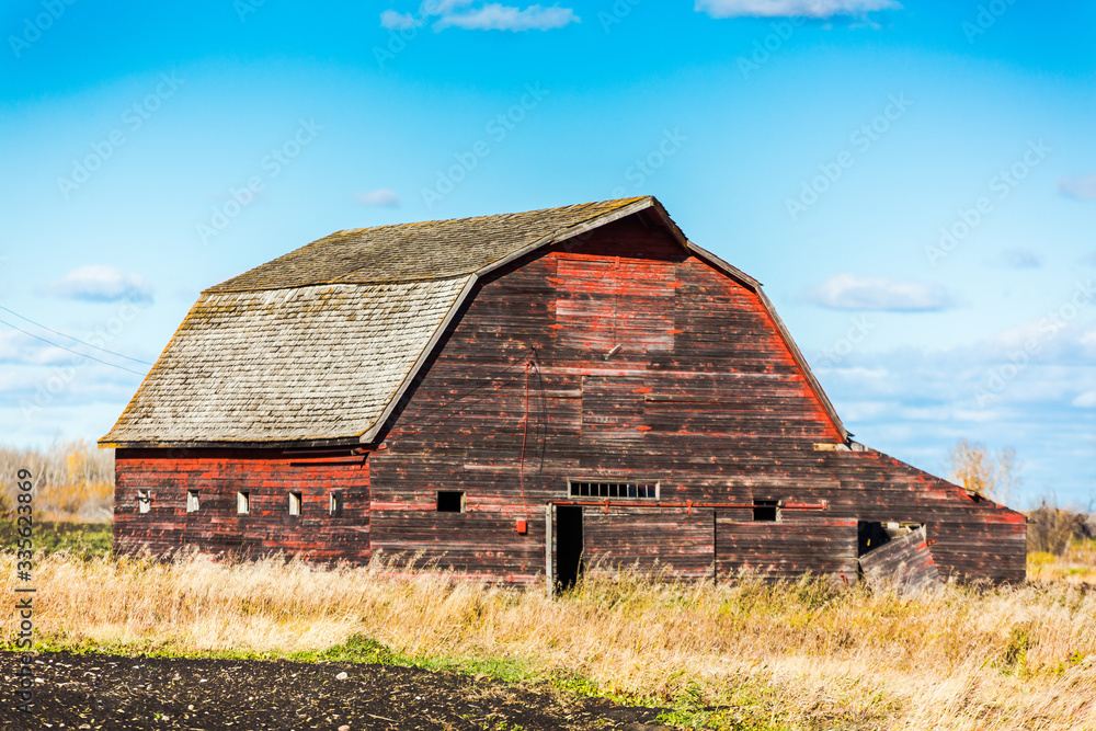 Obraz premium Old Weathered Barn