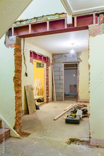 Foto House internal remodeling with RSJ universal steel beam