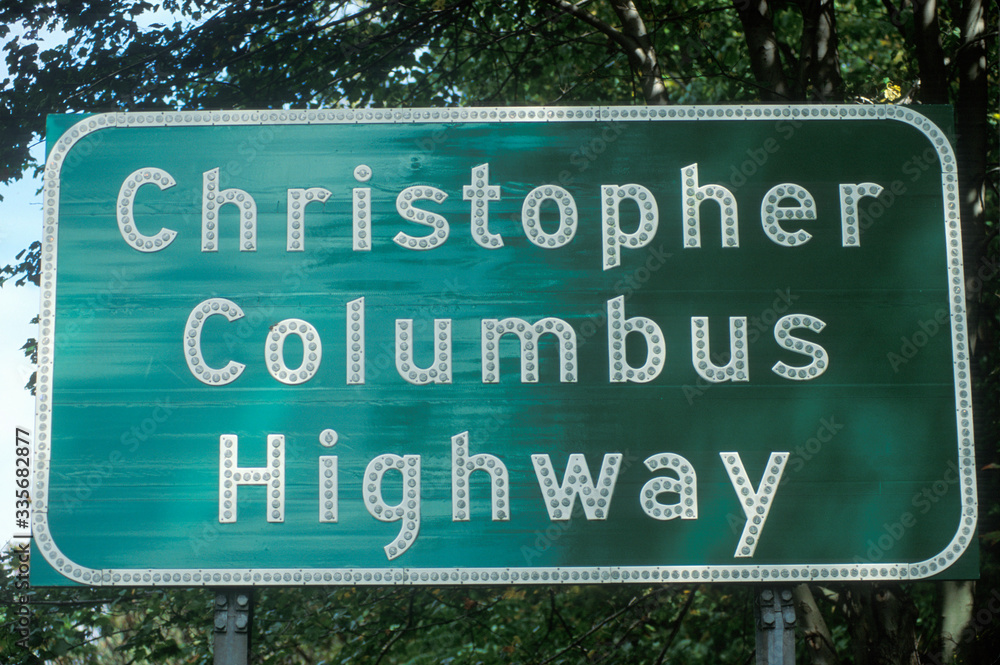 Fototapeta premium A sign that reads ÒChristopher Columbus HighwayÓ