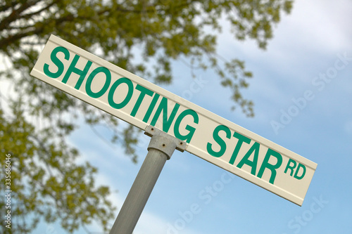 A road sign in AZ reads ÒShooting StarÓ © spiritofamerica