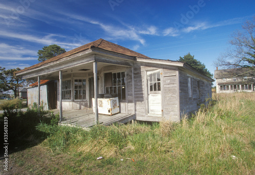 Abandoned house, Stumpy Point, NC