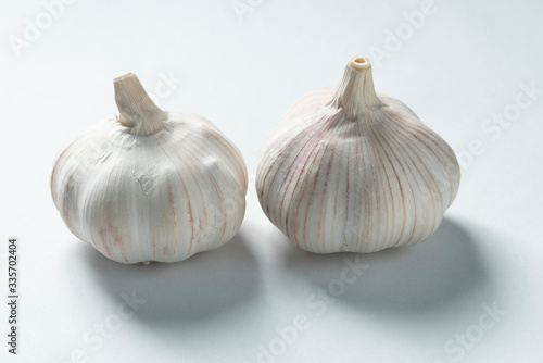  A bunch of nutritious cooking ingredients garlic