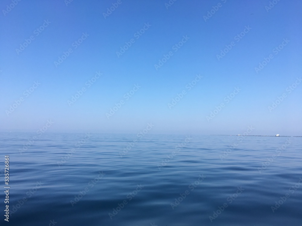 空と海の曖昧な関係