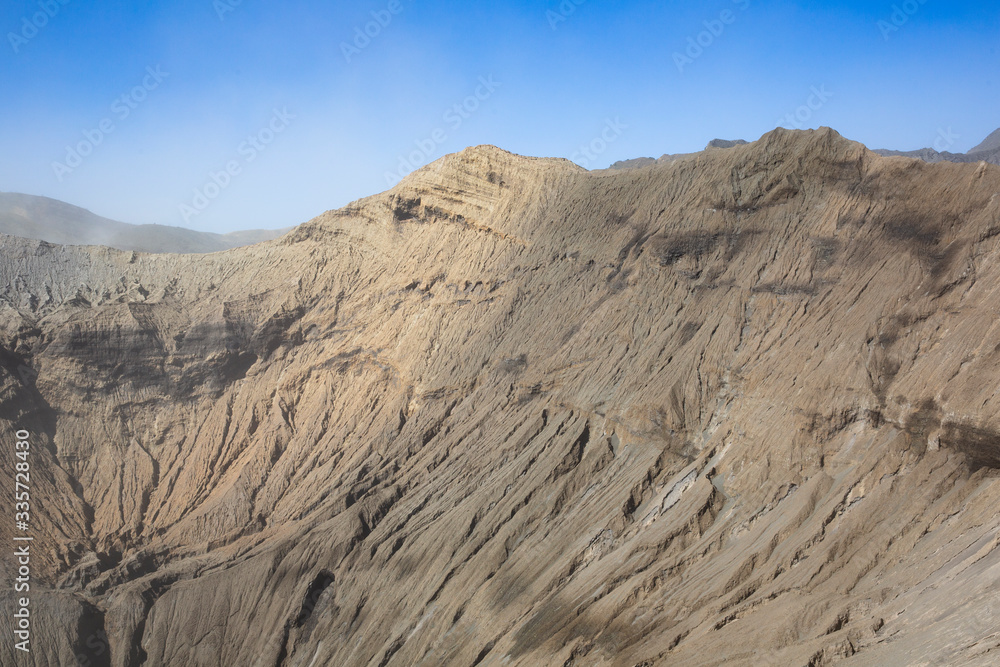 인도네시아에 있는 브로모 화산입니다.
This beautiful sight is the Bromo volcano in Indonesia. 인도네시아에 있는 브로모 화산입니다.
This beautiful sight is the Bromo volcano in Indonesia.