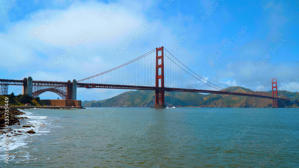 Naklejka premium Famous Golden Gate Bridge in San Francisco - view from Crissy Fields
