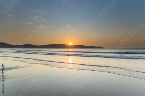 Fototapeta Naklejka Na Ścianę i Meble -  Hot Summer Sunrise Seascape