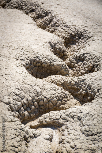 geologisches Phänomen der Schlammvulkane in Rumänien photo