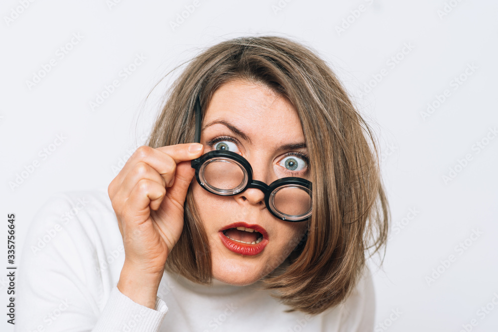 Obraz premium Shocked woman