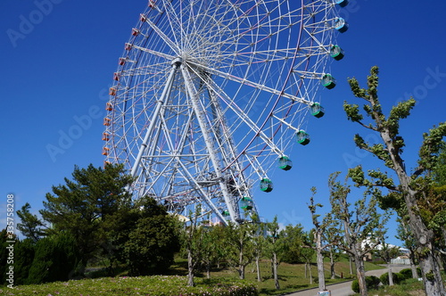 It is a photograph of EXPO 2005 Aichi Commemorative Park.
Nickname is Morikoro Park.