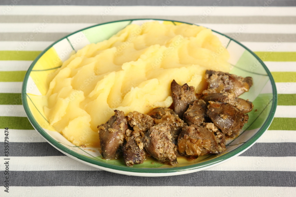 Fried chicken livers and mashed potatoes Fried chicken livers and mashed potatoes
