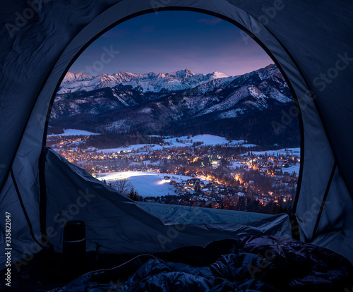 View form tent to illuminat...